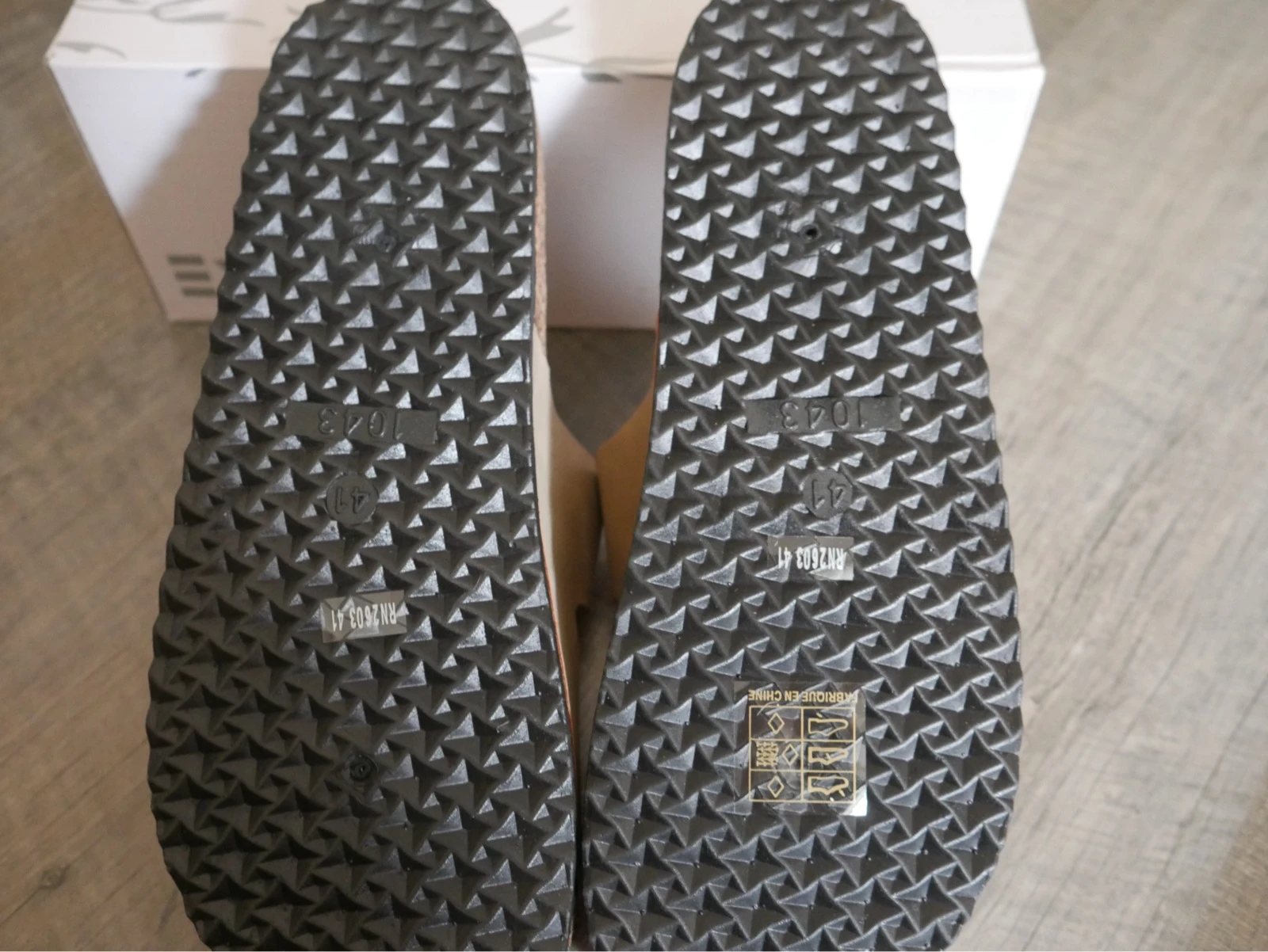 Sandalias con correas estilo mulas color marrón gris – photo 4